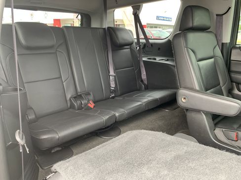 Used 2015 Chevrolet Suburban LTZ image 38