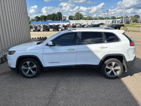 Used 2019 Jeep Cherokee Limited FWD image 2