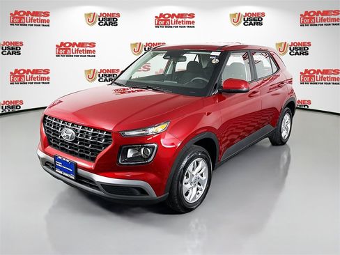 Certified 2026 Hyundai Venue SE image 12