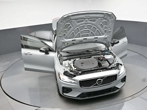 Used 2025 Volvo S60 B5 Plus FWD image 47