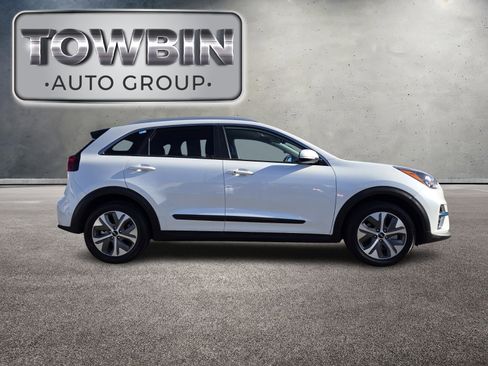 Certified 2022 Kia Niro EX image 3