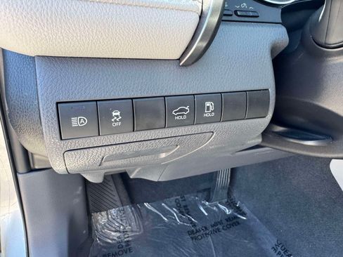 Certified 2021 Toyota Camry LE AWD/4WD image 30