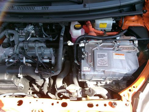 Used 2015 Toyota Prius C Three FWD image 33