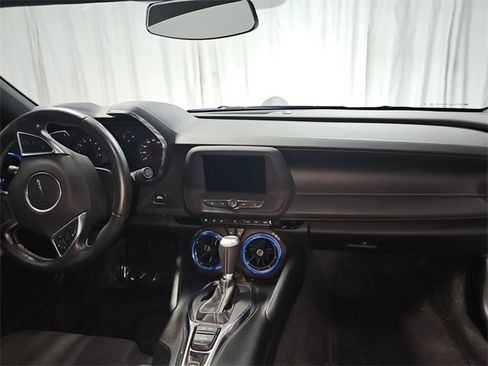 Used 2021 Chevrolet Camaro LT image 10