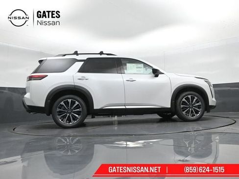 New 2026 Nissan Pathfinder Platinum image 44