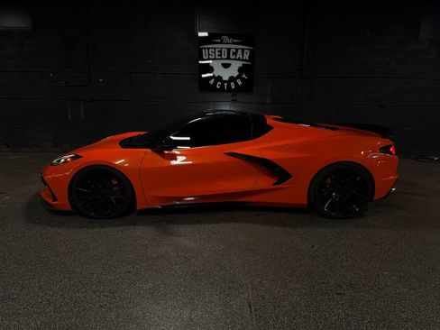 Used 2021 Chevrolet Corvette Stingray Premium Cpe w/ Z51 Performance Package RWD image 3