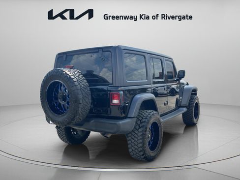 Used 2018 Jeep Wrangler Unlimited Sport S AWD/4WD image 7