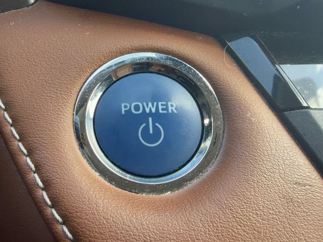 Used 2017 Toyota RAV4 Limited AWD/4WD image 25