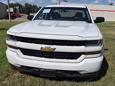 Used 2017 Chevrolet Silverado 1500 Custom w/ Custom Convenience Package RWD image 4