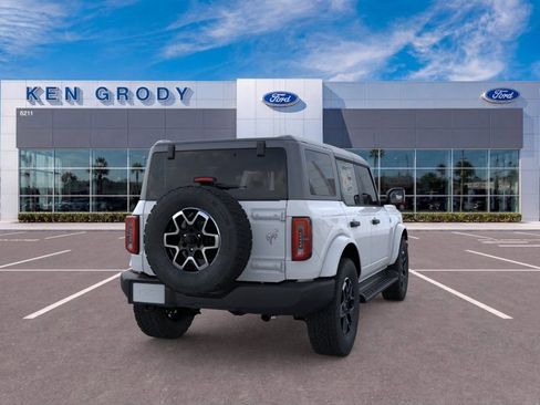 New 2026 Ford Bronco Outer Banks AWD/4WD image 8