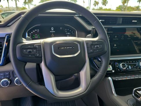 Used 2025 GMC Sierra 1500 Denali w/ Denali Reserve Package AWD/4WD image 26
