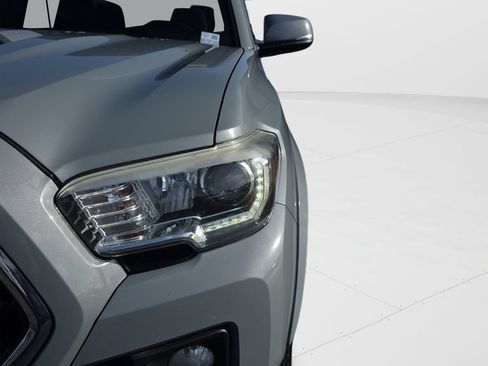 Used 2019 Toyota Tacoma TRD Sport RWD image 26