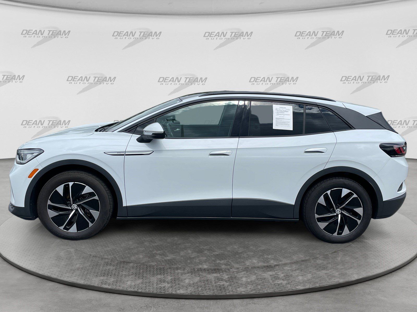 Used 2022 Volkswagen ID.4 Pro S RWD image 4
