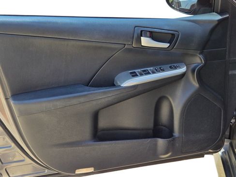 Used 2013 Toyota Camry SE FWD image 29