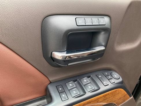 Used 2018 Chevrolet Silverado 2500 High Country AWD/4WD image 17