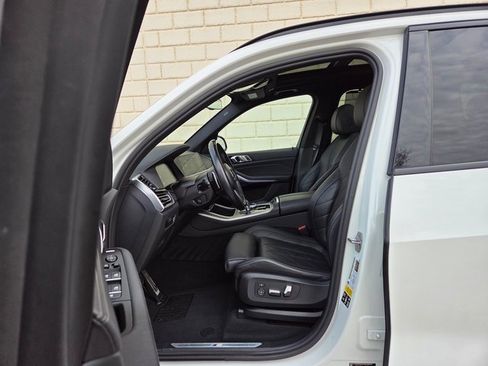 Used 2023 BMW X5 xDrive40i w/ Executive Package image 17