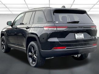 New 2025 Jeep Grand Cherokee Altitude video 3