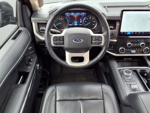 Used 2022 Ford Expedition XLT image 12