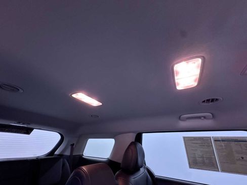 Used 2023 Kia Carnival LX FWD image 39