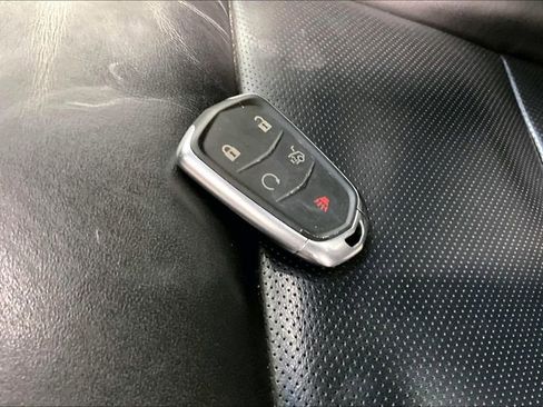 Used 2017 Cadillac XTS Luxury image 12