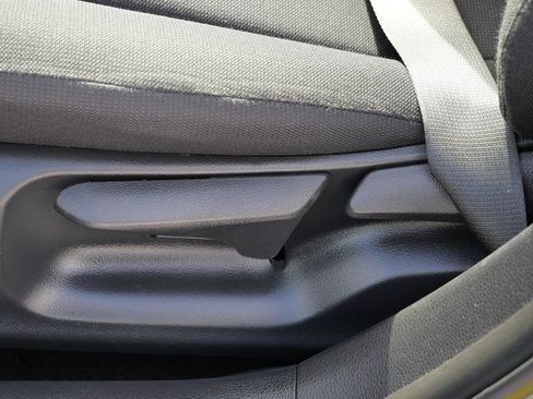 Used 2024 Toyota Corolla LE image 31