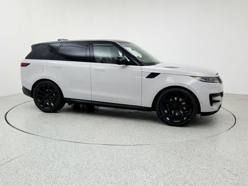 New 2026 Land Rover Range Rover Sport SE image 3