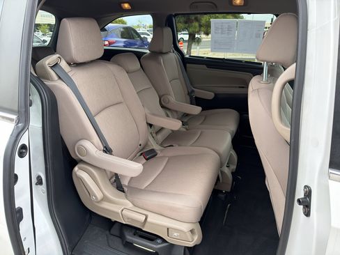 Used 2024 Honda Odyssey EX image 16