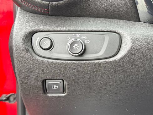 Used 2020 Chevrolet Blazer RS w/ LPO, Floor Liner Package FWD image 21