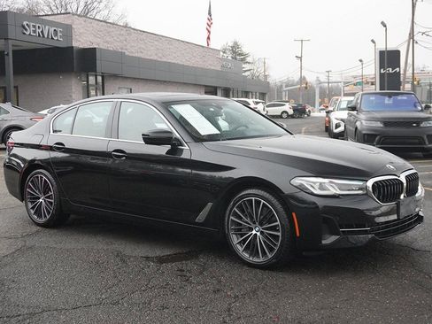 Used 2023 BMW 540i xDrive w/ Premium Package image 2