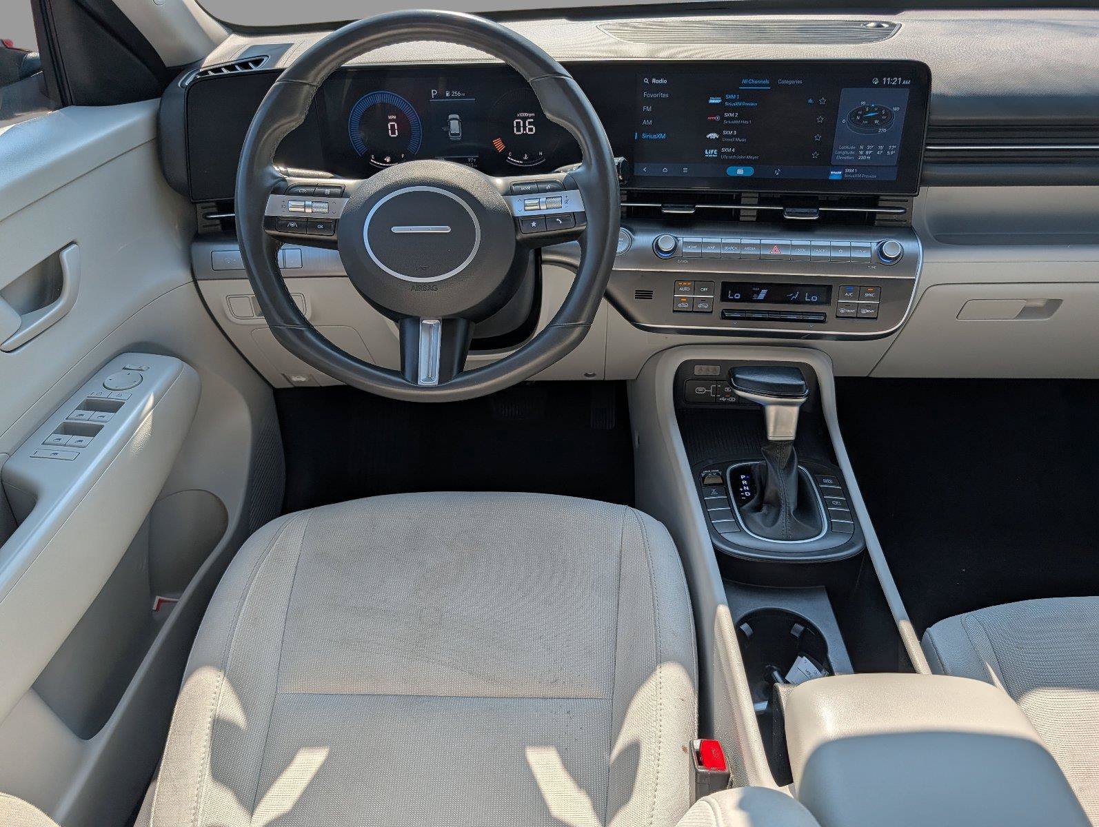 Used 2025 Hyundai Kona SEL AWD/4WD image 28