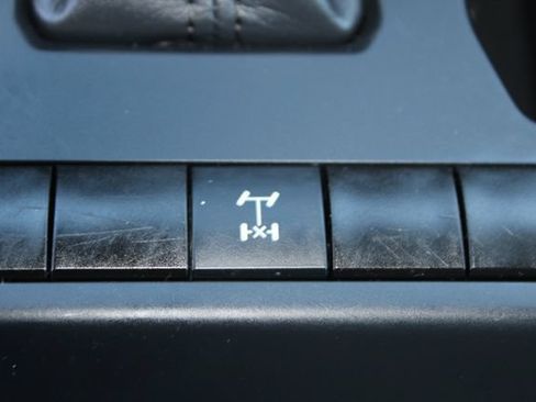 Used 2024 Toyota Tacoma TRD Off-Road AWD/4WD image 31