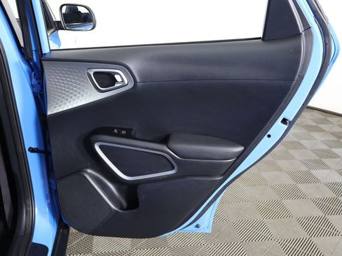 Used 2025 Kia Soul S FWD image 24