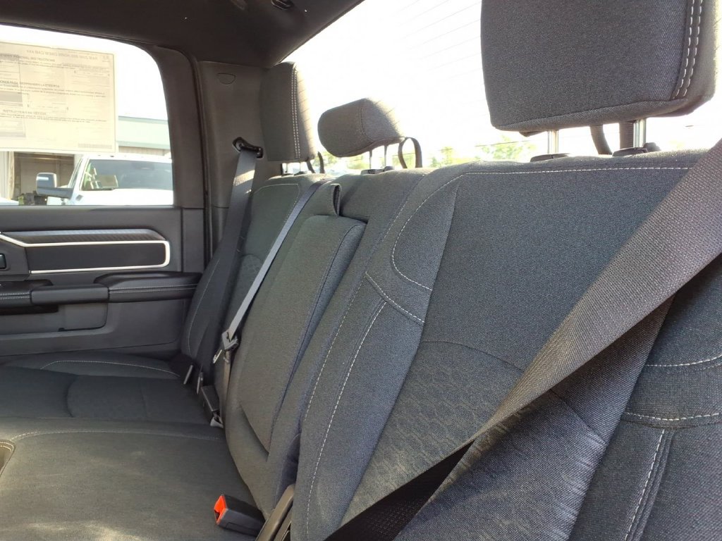 New 2026 RAM 2500 Big Horn AWD/4WD image 11