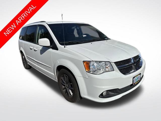 Used 2017 Dodge Grand Caravan SXT w/ Driver Convenience Group FWD image 1