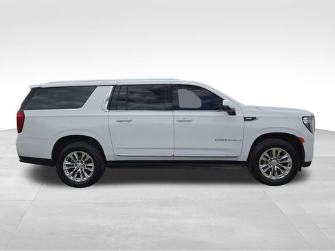 Used 2021 GMC Yukon XL Denali w/ Denali Premium Package AWD/4WD image 14