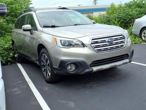 Used 2016 Subaru Outback 2.5i Limited image 4