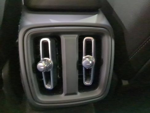 Used 2026 Volvo XC40 B5 Plus AWD/4WD image 15