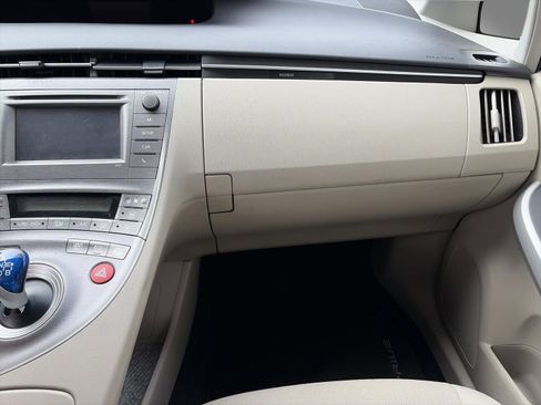 Used 2012 Toyota Prius Two image 9