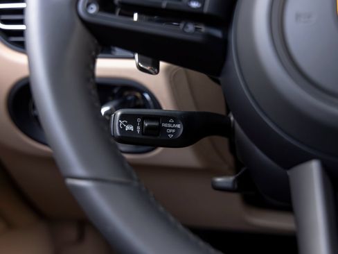 New 2026 Porsche Macan Turbo AWD/4WD image 31