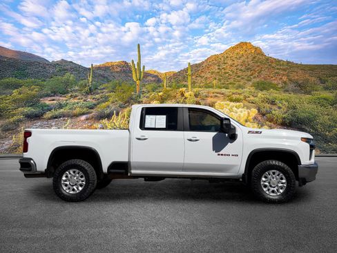Used 2021 Chevrolet Silverado 3500 LT w/ Convenience Package AWD/4WD image 3