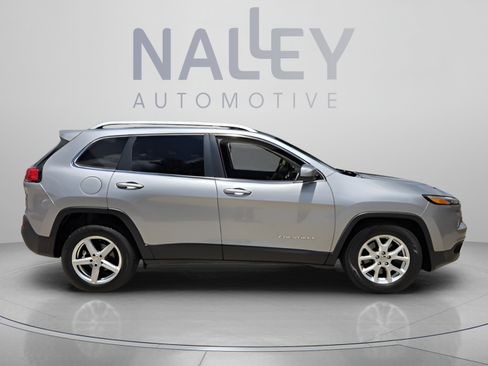 Used 2016 Jeep Cherokee Latitude FWD image 6