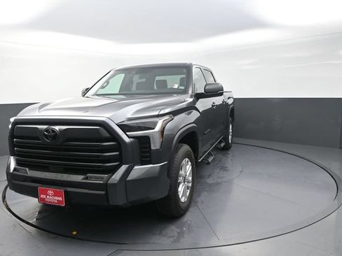 Used 2026 Toyota Tundra SR5 w/ SR5 Premium Package AWD/4WD image 34