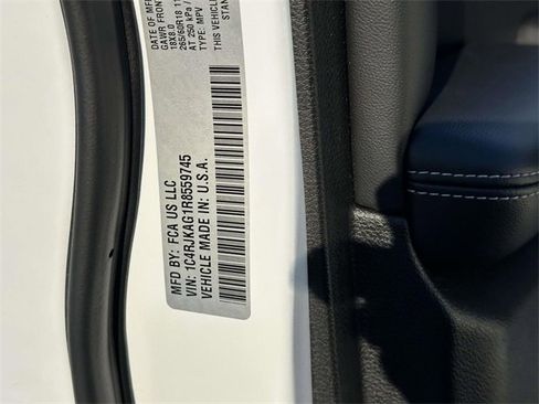 Certified 2024 Jeep Grand Cherokee L Altitude image 15