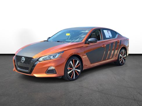 Used 2021 Nissan Altima 2.5 SR w/ SR Premium Package AWD/4WD image 2