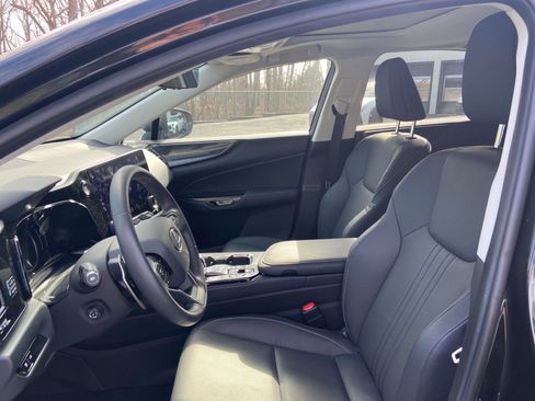 Used 2023 Lexus NX 350 AWD image 2