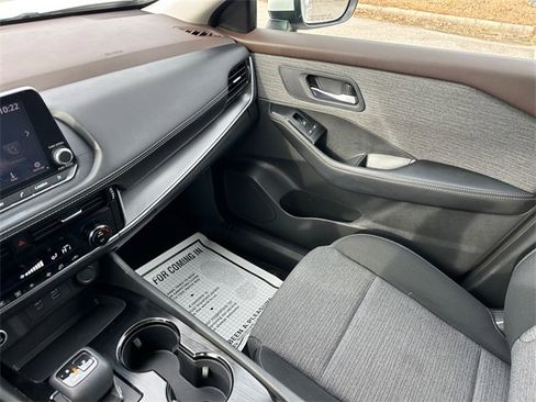 Used 2023 Nissan Rogue SV image 28