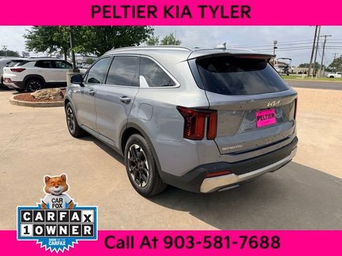 Certified 2025 Kia Sorento S w/ Panoramic Sunroof Package FWD image 10