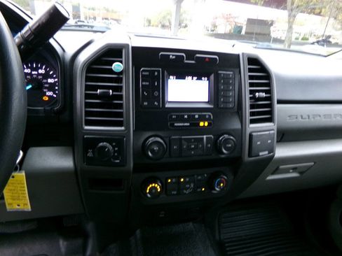 Used 2020 Ford F250 XL w/ Power Equipment Group image 11