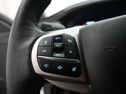 Used 2023 Ford Explorer XLT w/ Equipment Group 202A AWD/4WD image 18
