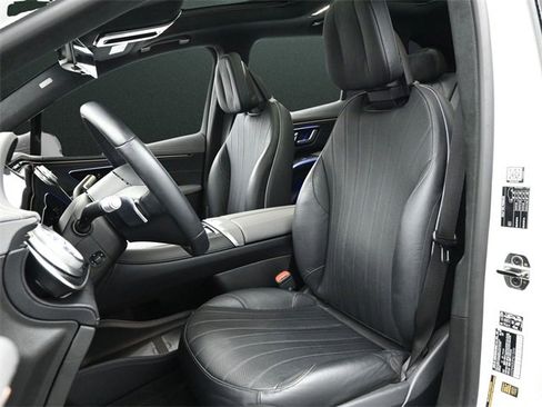 Used 2023 Mercedes-Benz EQS 580 4MATIC SUV image 12
